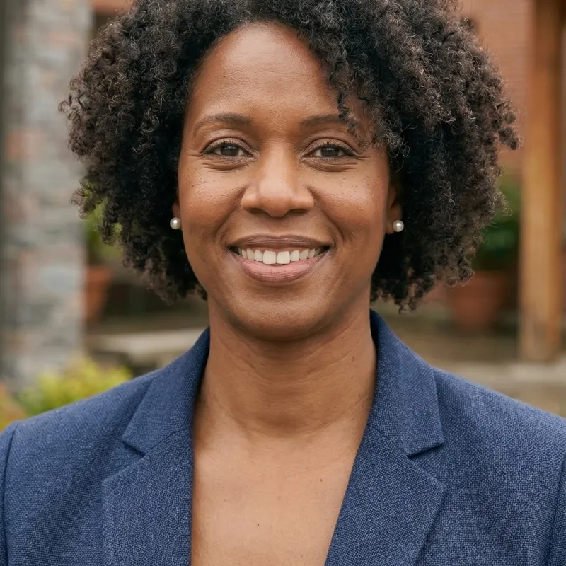 Dr. Sarah Williams headshot